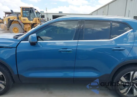 2023 Volvo Xc40 B5 Ultimate Bright Theme z USA, uszkodzony, nr VIN YV4L12UF8P2085671